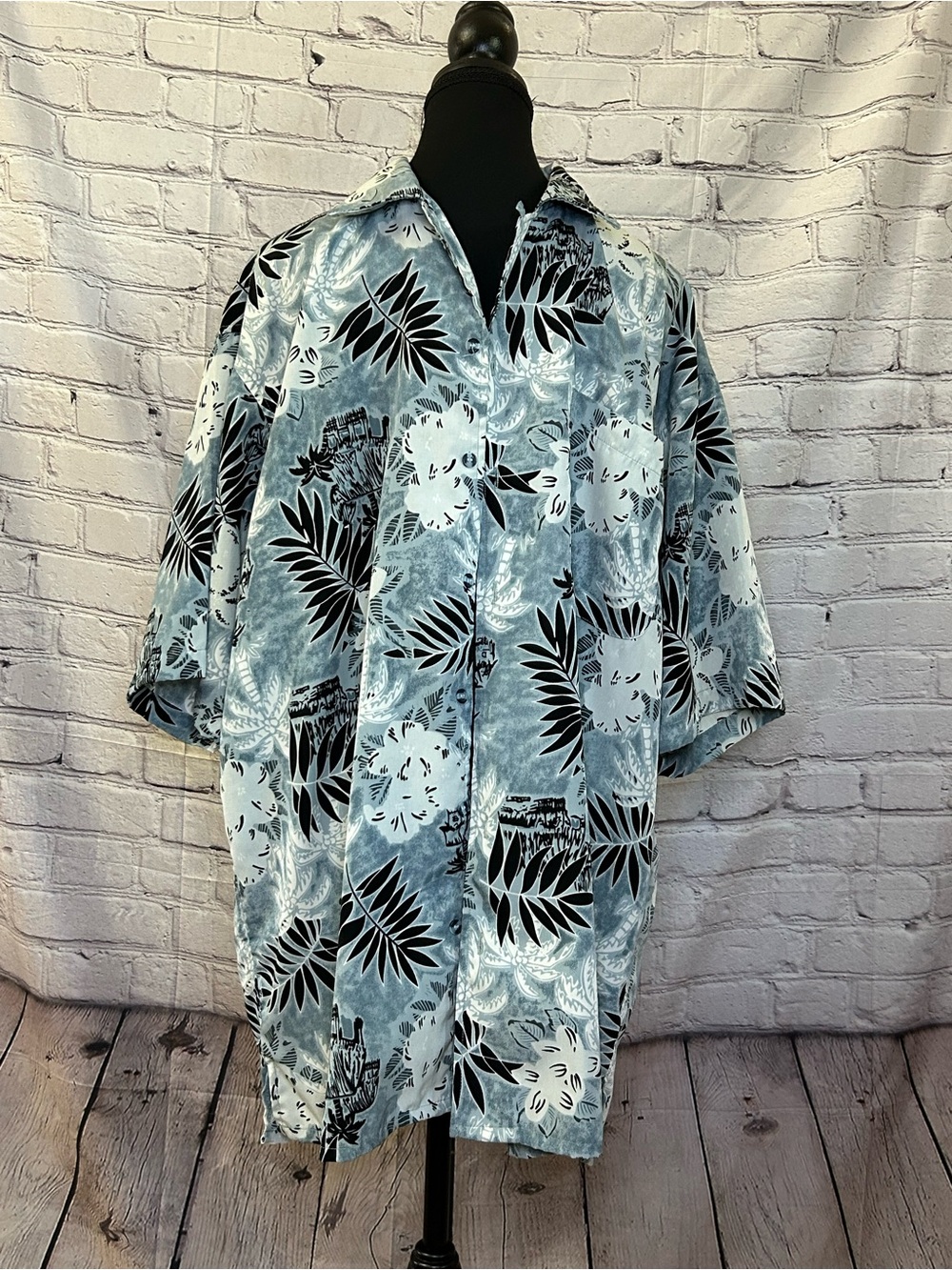 MIXMI XL Tropical Hawaiian Floral Shirt made with 100% Peach Skin